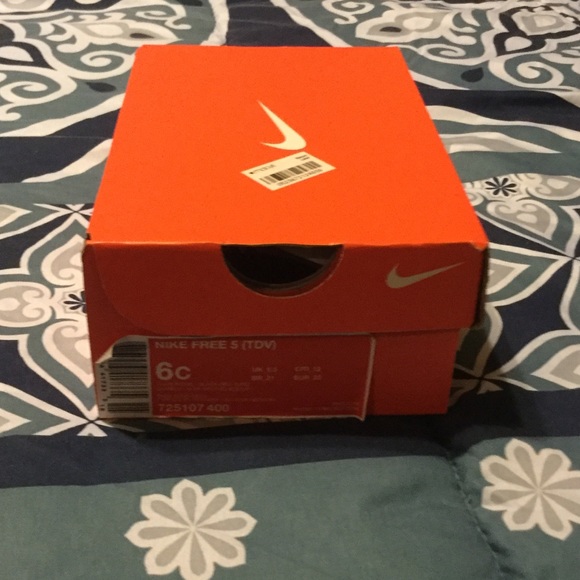 Toddler Boy’s Nike Sneakers w/Box - Picture 6 of 6